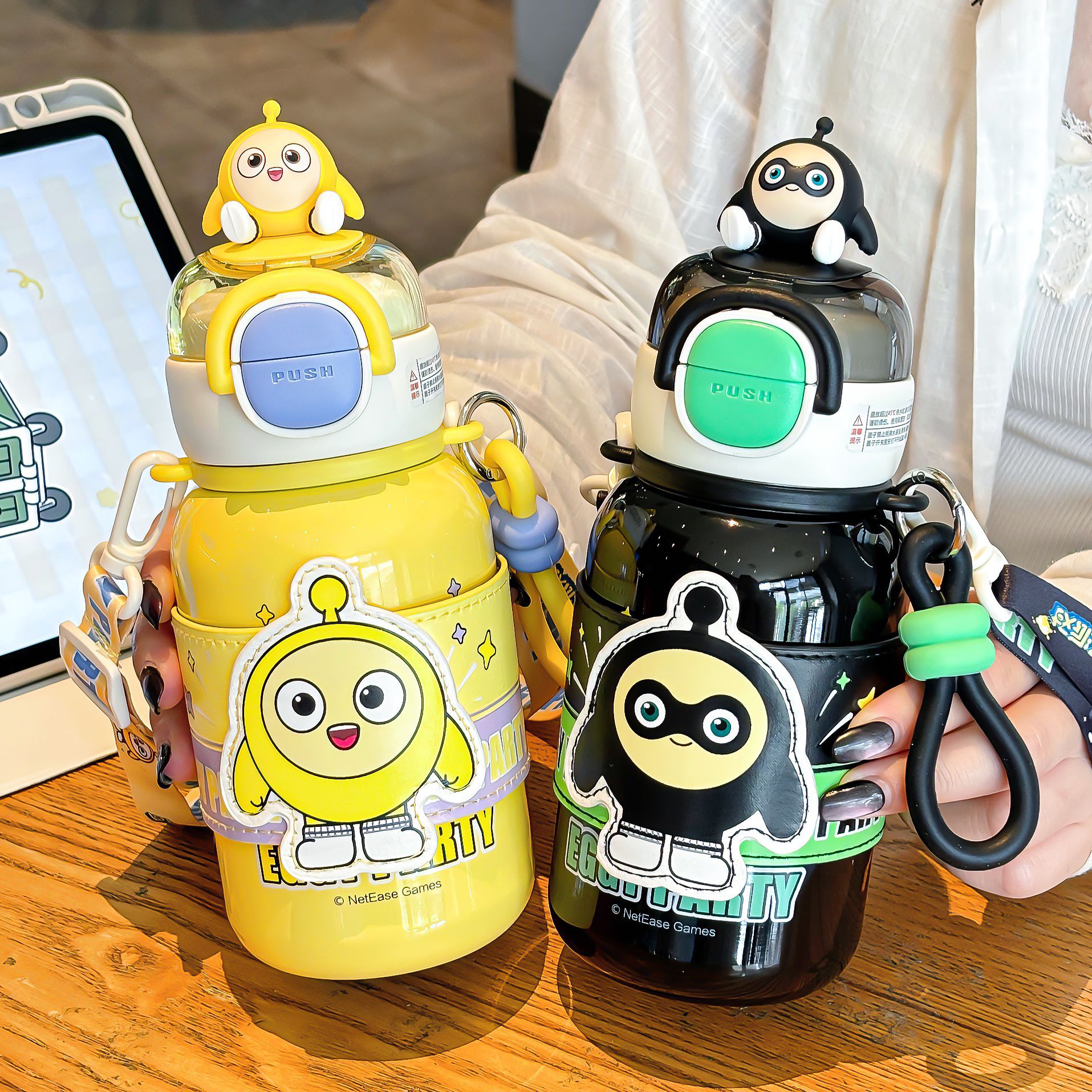 The Egg Boy Party Family series of double-drink cup sleeves, children's insulated cups, lock design, sturdy cup rings, portable water cups Specification drawing