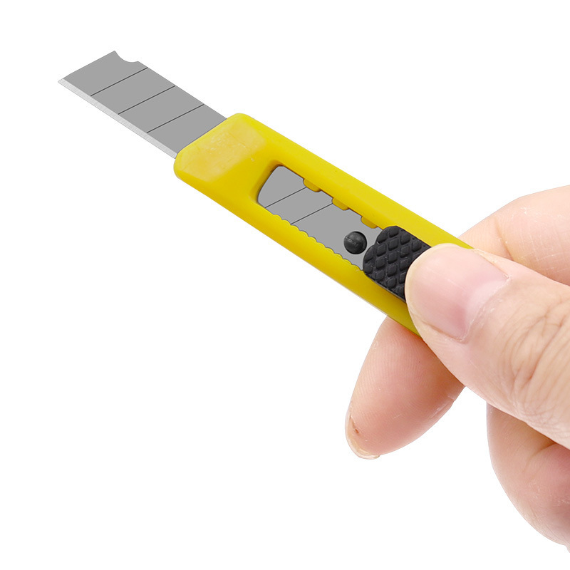 Plastic utility knife, small detachable office supplies, paper cutter, student stationery, hand tool knife, wallpaper knife Specification drawing