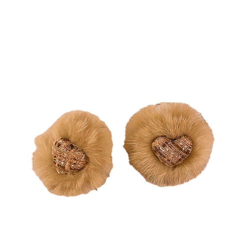 Maillard's autumn and winter plush earrings exude a sense of high-end and light luxury for women. The new 2024 style of furry stud earrings exude a touch of elegance and French style Item Picture