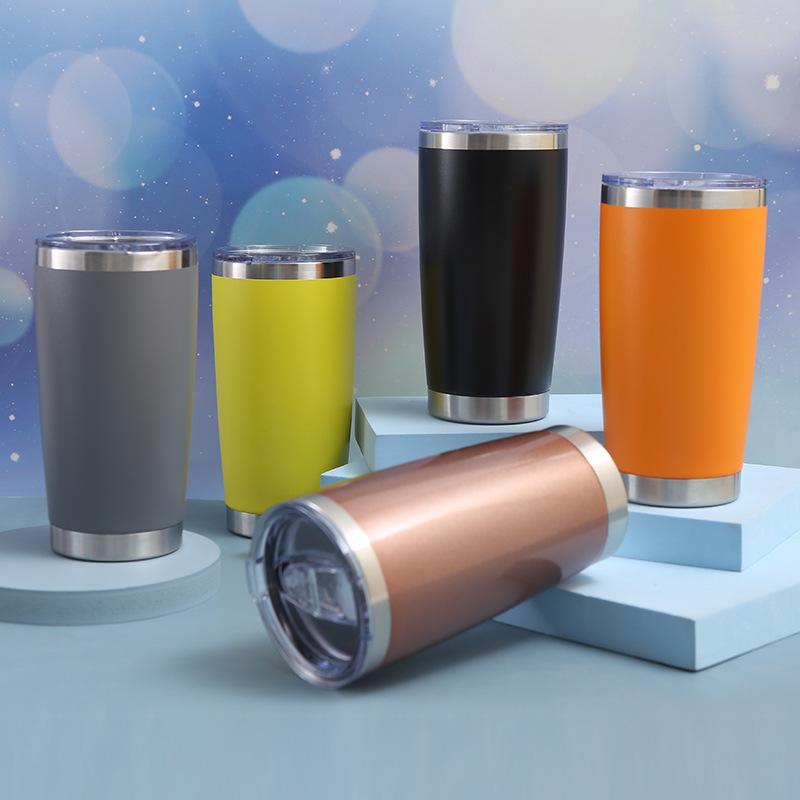 Wholesale of 20oz spray-painted stainless steel car cups, cross-border American wide-mouthed beer mugs with LIDS, insulated and chilled ice cups details Picture