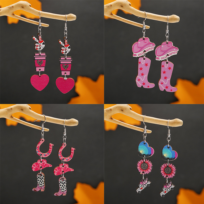 New cross-border Valentine's Day earrings, women's retro creative design rose heart tassel earrings, European and American style earrings Application Scenario