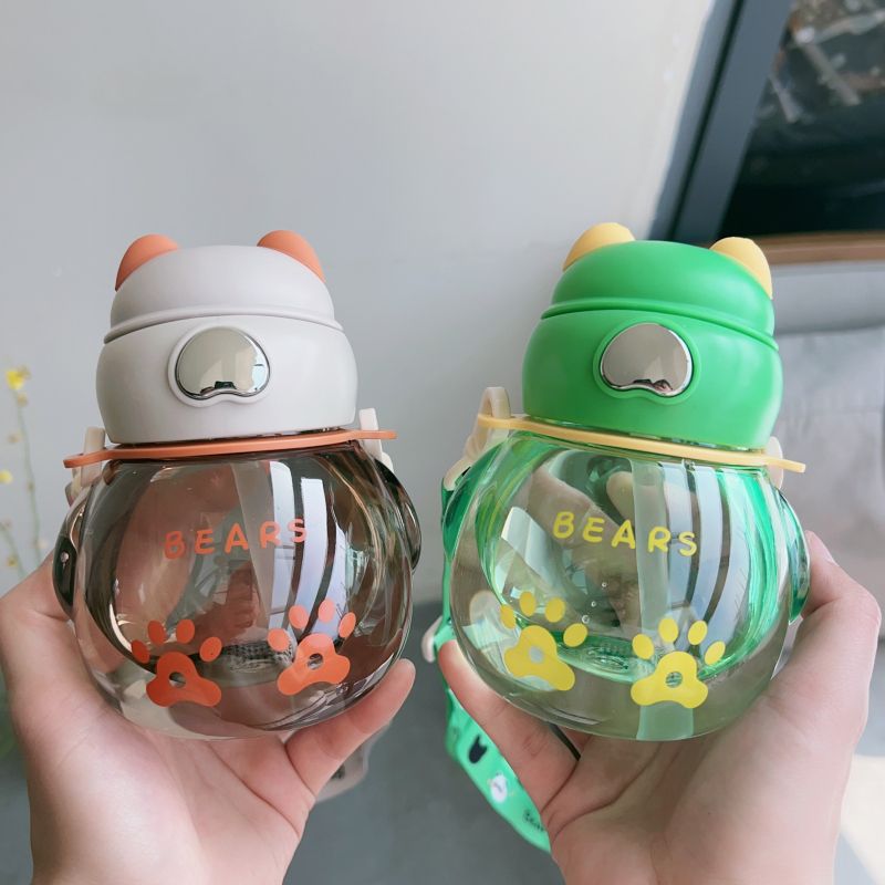 Children's water cup, straw cup, plastic, small and cute, portable for primary school students in summer, men's and women's water bottle, can be carried diagonally, small belly cup full figure