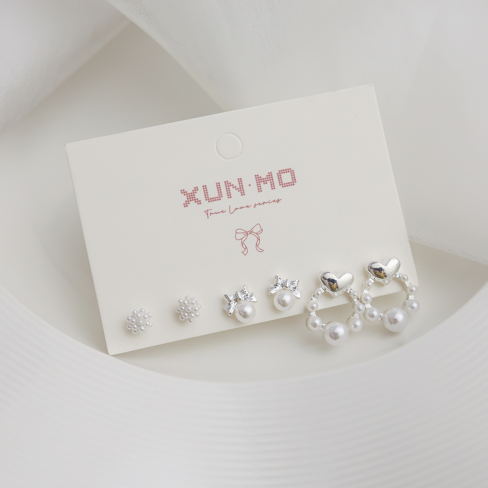 Summer new pearl stud set Collection, women's fashionable, simple and versatile earrings, light luxury and high-end earrings wholesale Application Scenario