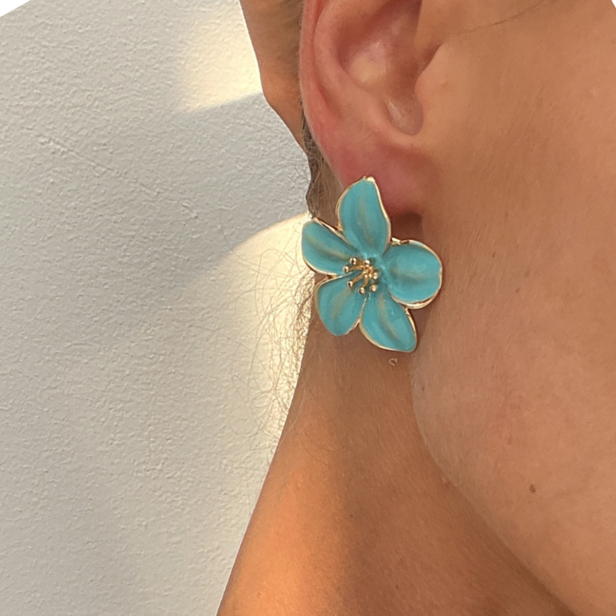 Simple European and American cross-border accessories Earrings French retro oil-drop stud Earrings dopamine sweet flower earrings full figure