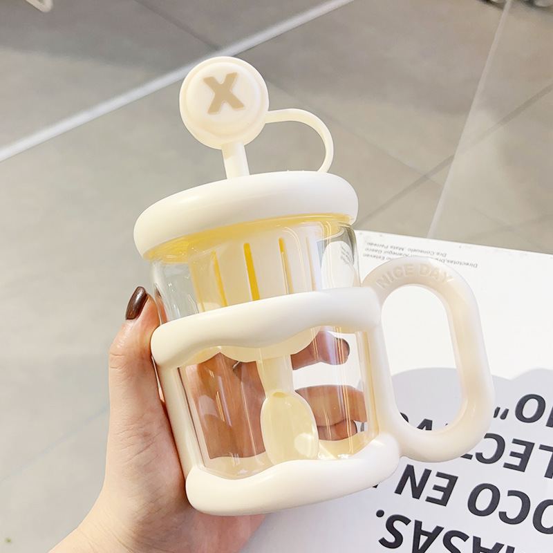 New water cup, plastic cup for office tea-water separation, new coffee, high-temperature resistant, straw for stirring and brewing tea Application Scenario