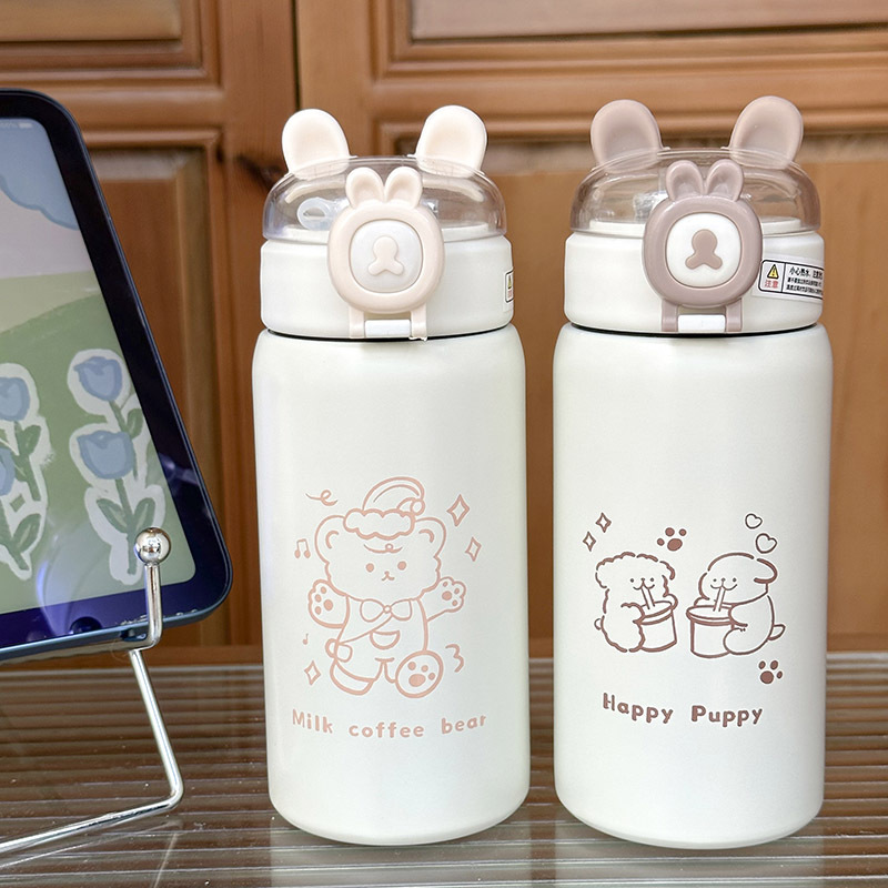 This thermos cup is a popular food-grade bestseller for students, featuring a high level of appearance, a portable ins style with a straw Application Scenario