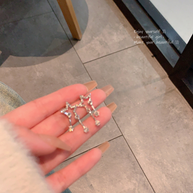 S925 Silver Needle Korean new Super Flash Zircon Star Earrings, women's light luxury and high-end style, versatile stud earrings Specification drawing