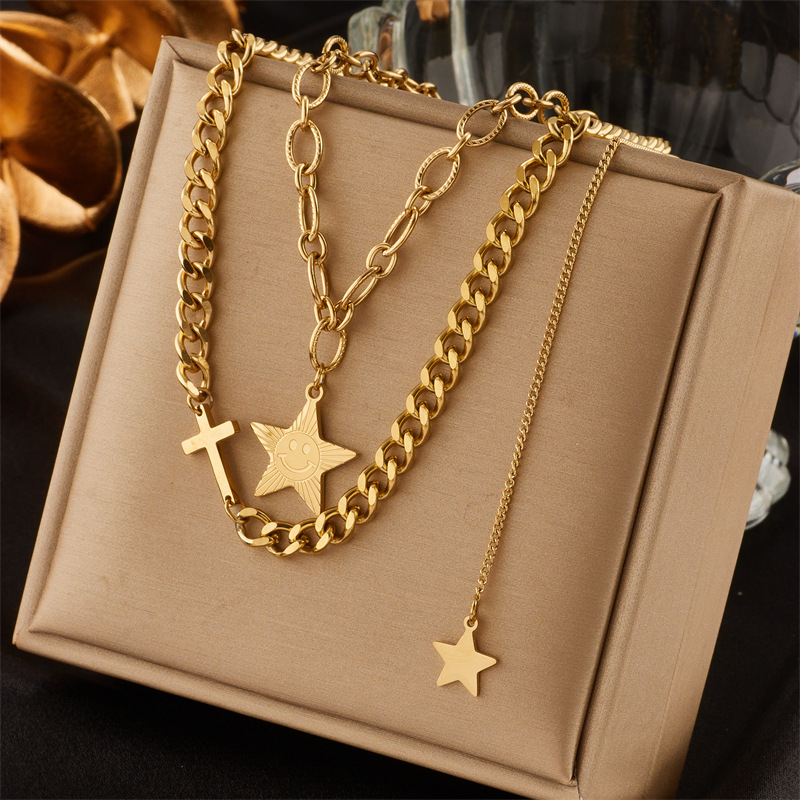 A new retro collarbone chain metal titanium steel double-layer chain cross five-pointed star pendant necklace from Europe and America full figure