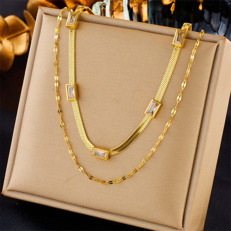 European and American cross-border fashion, retro and high-end style, double-layer overlapping blade collarbone chain, square diamond-encrusted accessory necklace details Picture