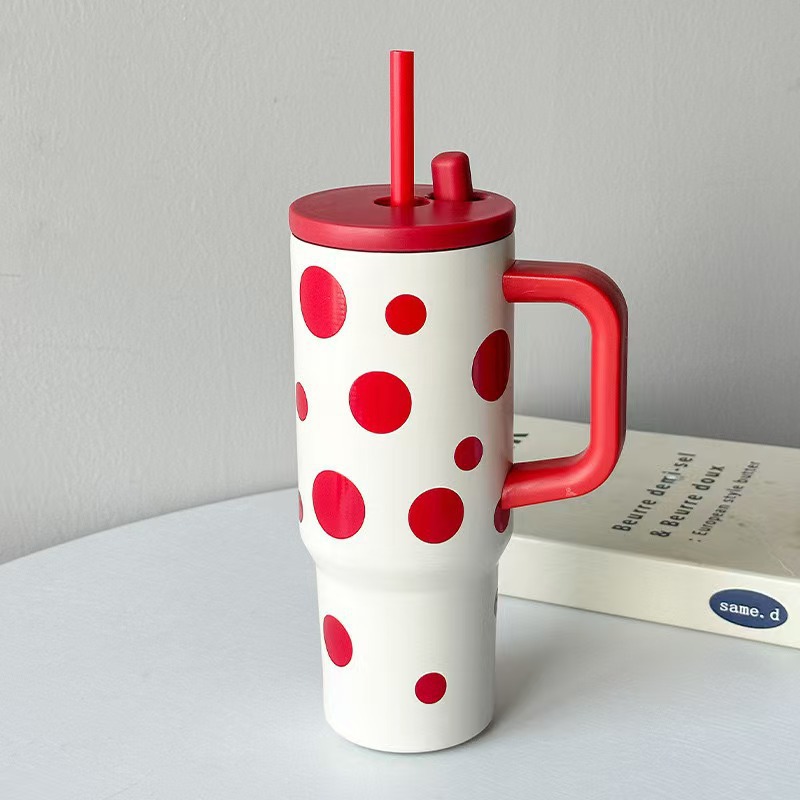 High-appearation-level straw insulated cup, large-capacity stainless steel water cup, high-appearation-level female cold preservation car ice cup Application Scenario