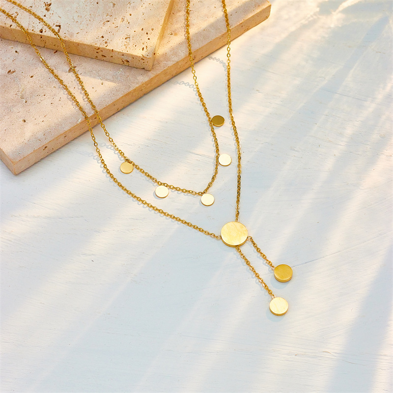 European and American double-layer Roman round plate shell tassel titanium steel collarbone chain, a niche design, light luxury and high-end style necklace details Picture