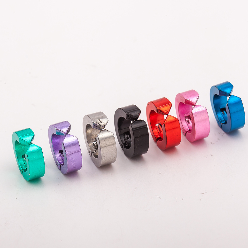 Korean fashionable titanium steel non-fading ear clips, no ear holes, men's ear bone clips, women's cross-border earrings and earrings from Europe and America wholesale details Picture