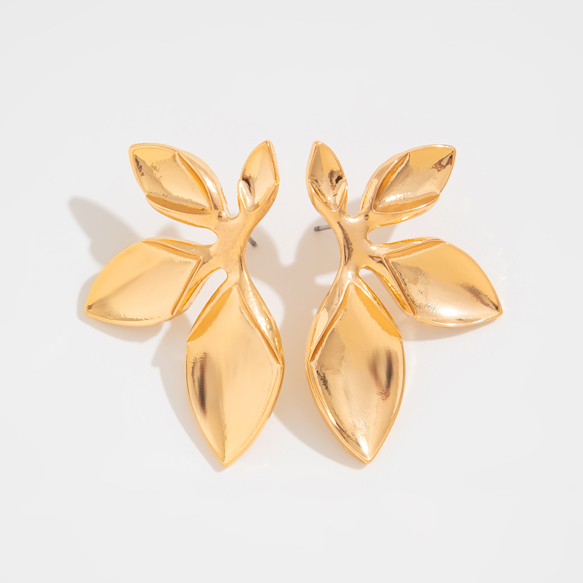 Fashionable floral style stud Earrings, European and American cross-border niche smooth leaf versatile earrings, simple Earrings Item Picture