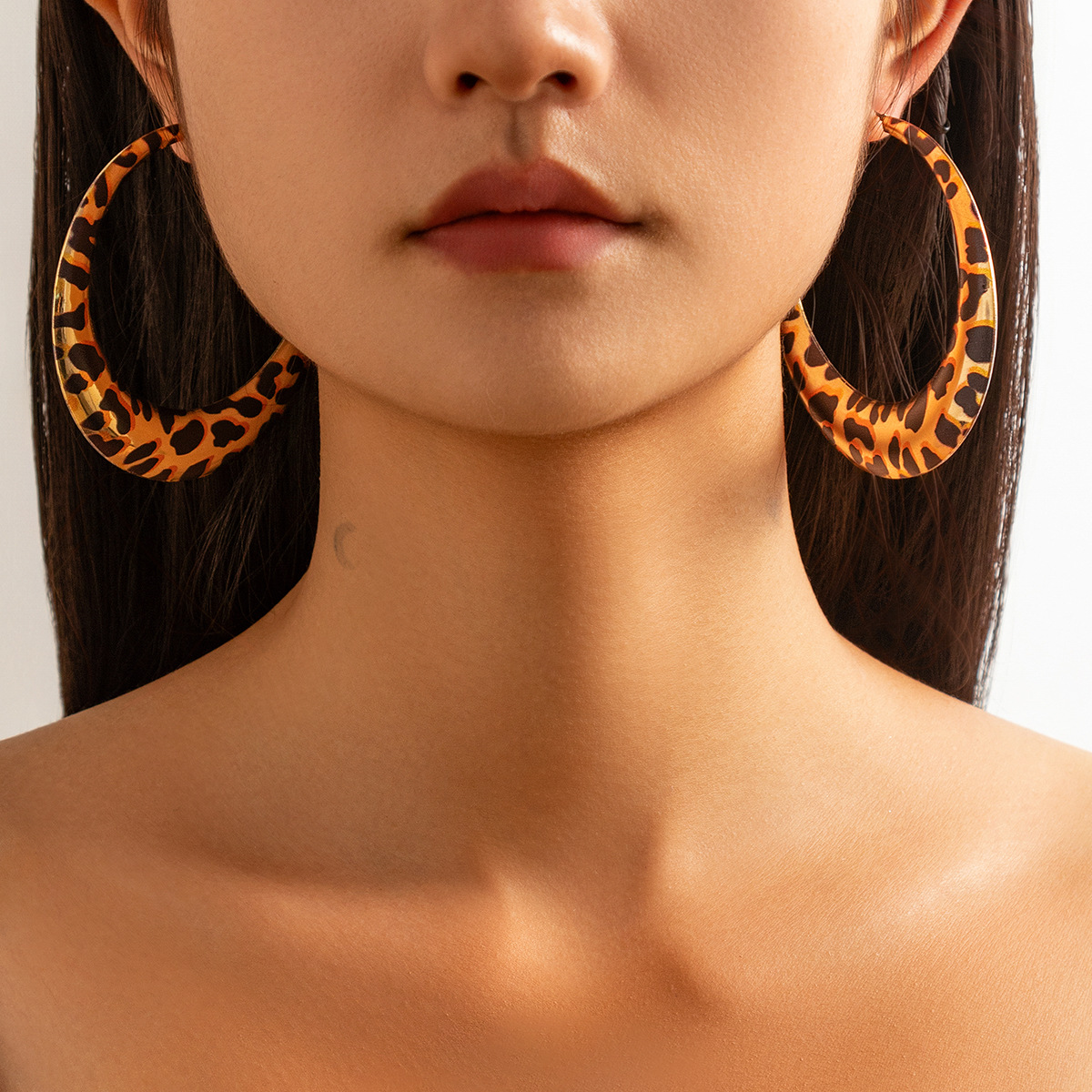 European and American leopard print Earrings exaggerated hot girl style design earring female personality large circle Earrings cross-border wholesale Specification drawing