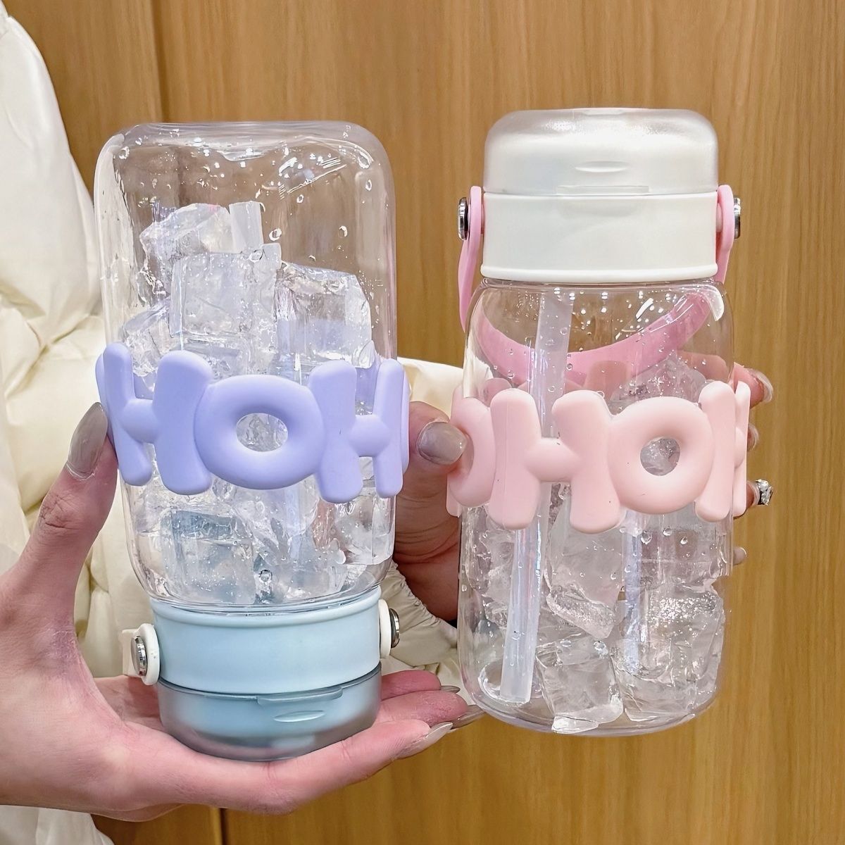 The new high-temperature resistant portable plastic water cup is a large-capacity cup that women can carry diagonally when going out for fun Application Scenario