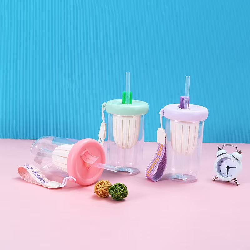 Popular transparent plastic cups, straw cups, tea-water separation cups, high-temperature resistant gift wholesale cups, high appearance level full figure