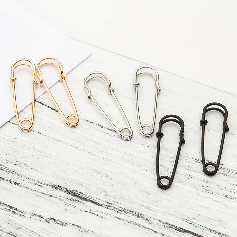Korean style unique design, new personalized and simple small pin earrings, creative and fresh earrings, women's earrings wholesale Application Scenario