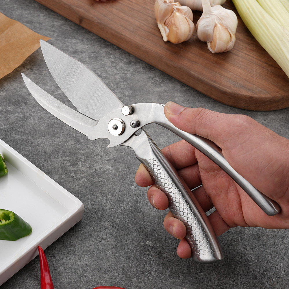 Lin Tai's multi-functional kitchen scissors are made of all-steel and detachable stainless steel. They are large scissors for cutting fish scales and opening bottle caps details Picture