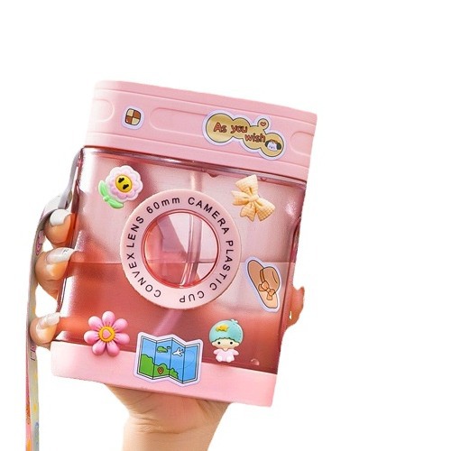Yafiqi factory direct sales custom-made European and American creative retro camera cups, straws, plastic water cups, slanted crossbody straps, water bottles Item Picture