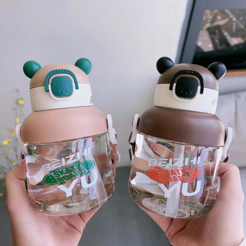 Children's water cup, straw cup, high appearance level, can be carried diagonally, cute, heat-resistant, portable plastic cup with a large belly details Picture