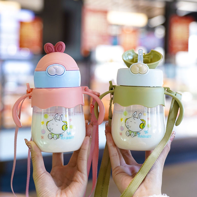 Summer children's cups, high appearance level straw cups, student cartoon, student kindergarten water cups, durable and portable for babies full figure