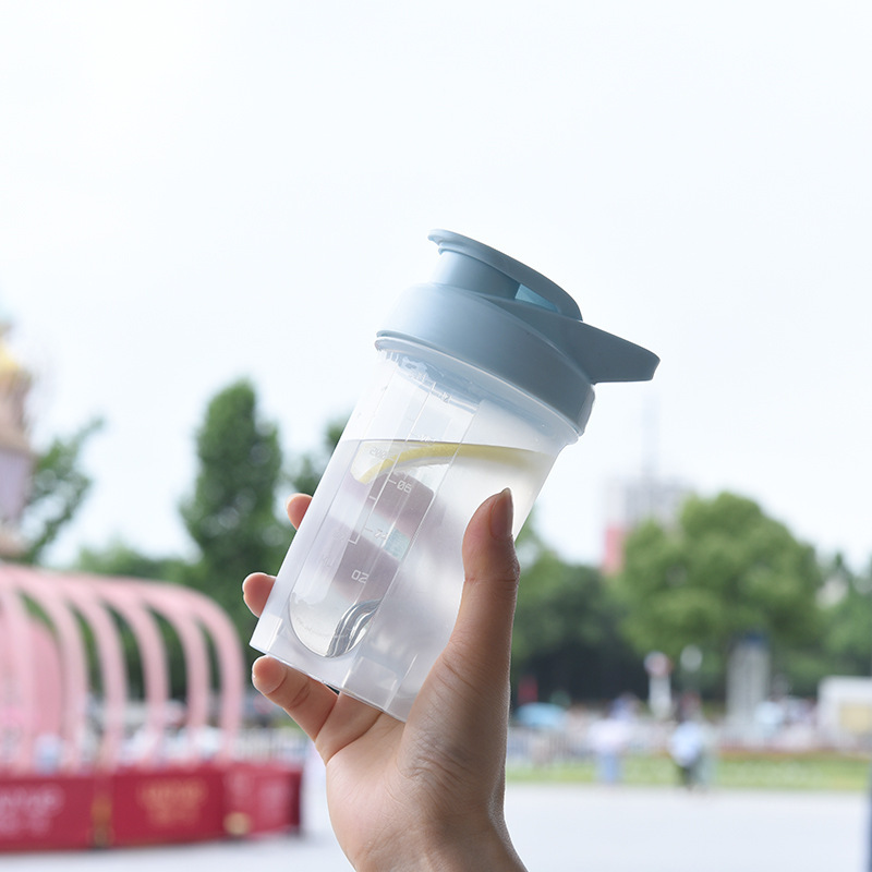 300ML plastic protein powder shaker cup made of pp material, 300ml coffee cup with scale, fitness sports cup, plastic Application Scenario