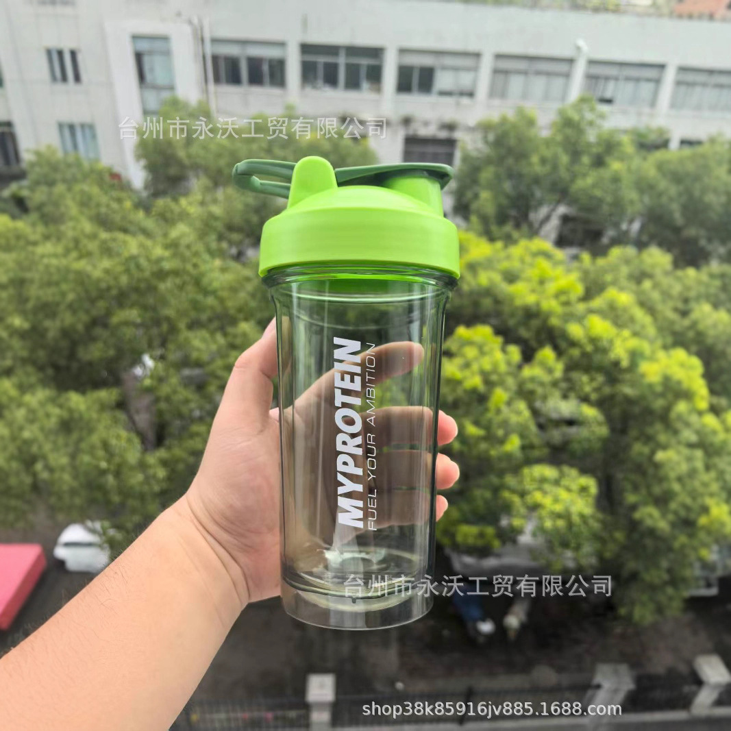 In stock: Men's shaker cup, women's protein powder meal replacement milkshake cup, fitness and sports water cup, graduated portable stirring ball Application Scenario