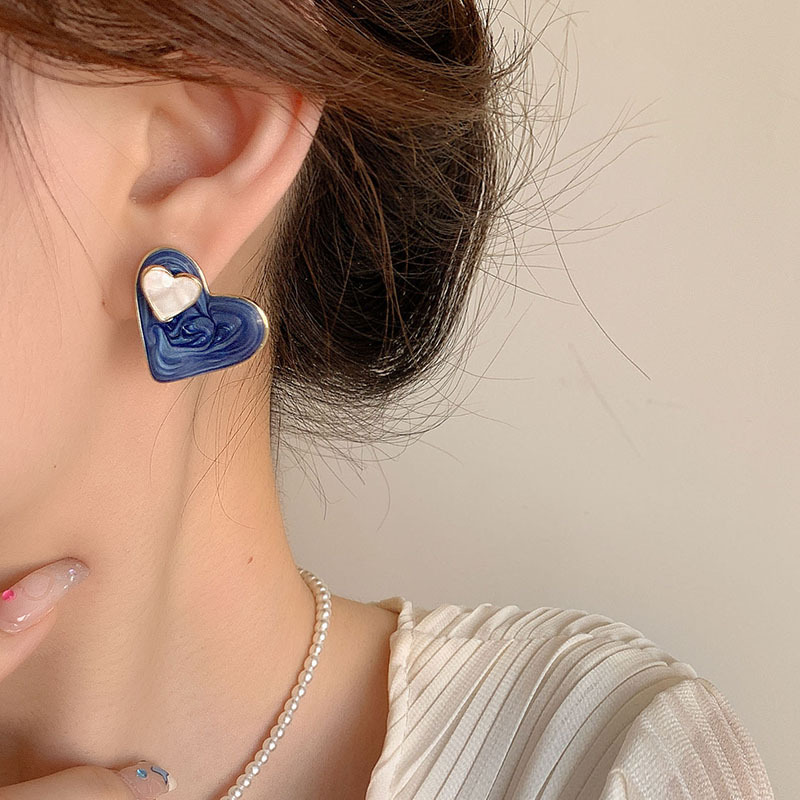 Fresh and elegant blue earrings for girls, high-end and stylish stud earrings, new trendy French exquisite and niche earrings in 2024 details Picture