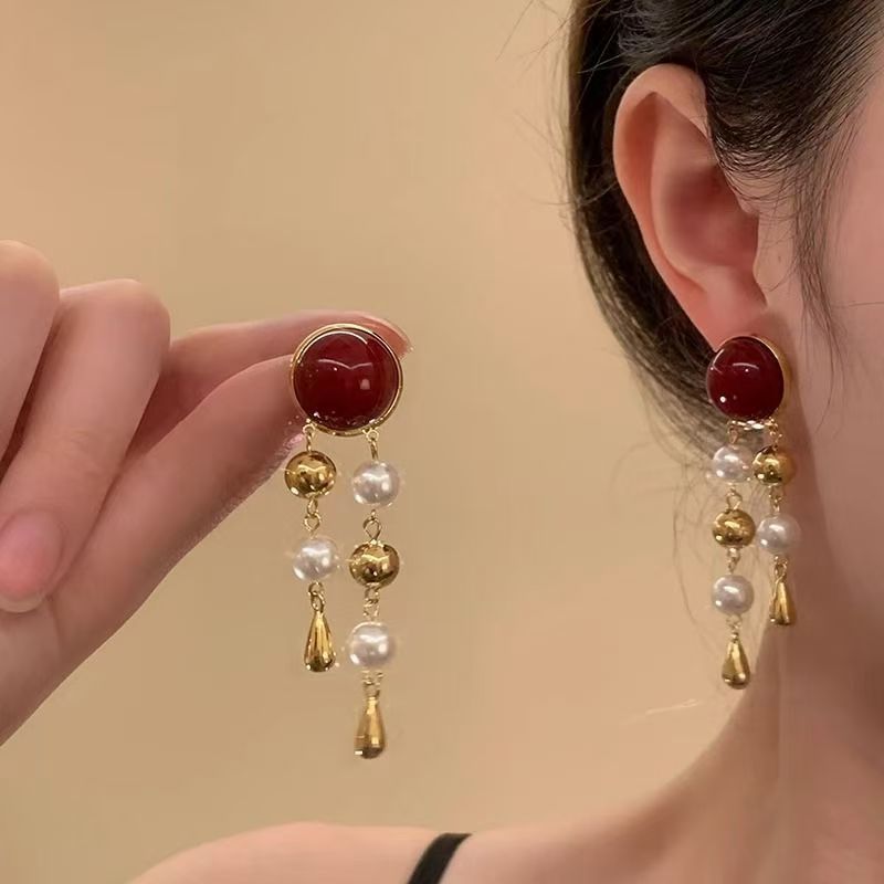 Ethnic-style Miao silver tassel earrings for women, 2024 new high-end stud earrings, new Chinese-style ancient-style horse face skirt earrings full figure