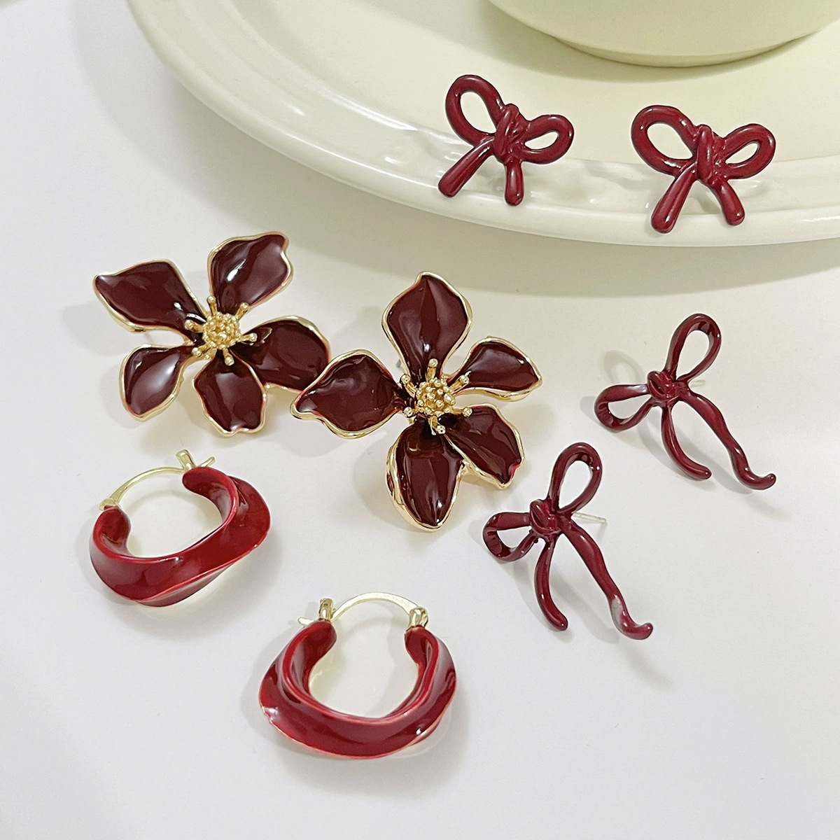 Simple European and American cross-border accessories Earrings French retro oil-drop stud Earrings dopamine sweet flower earrings Application Scenario