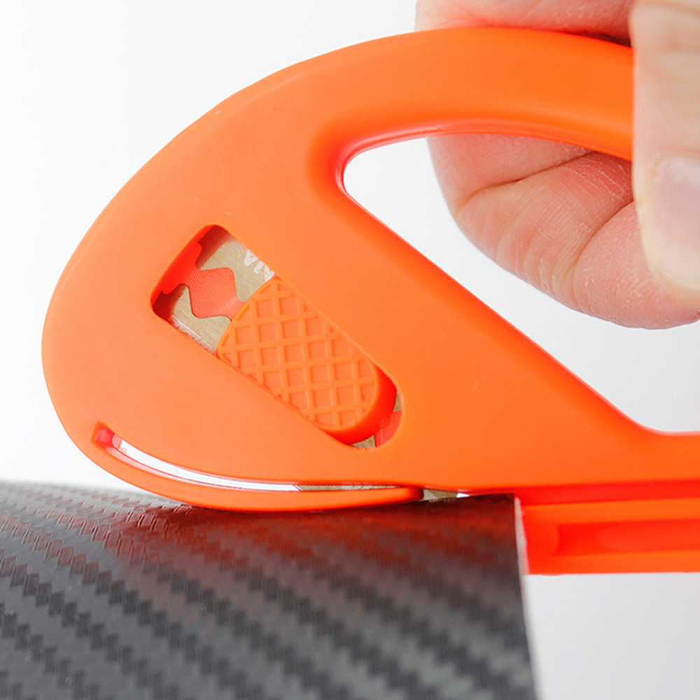 One car film safety cutting knife, arc-shaped color-changing cutting knife tool, fabric and leather cutting blade machine Application Scenario