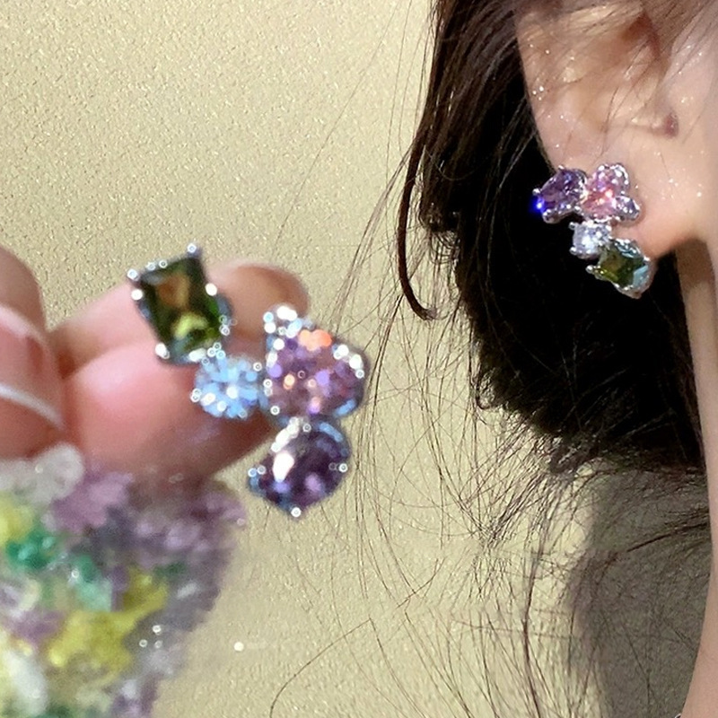 Light luxury and exquisite zircon stud earrings, 2024 bestseller Pearl butterfly earrings, versatile and high-end 925 silver needle earrings Specification drawing