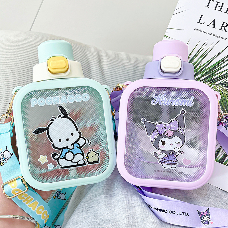 Sanrio family series sugar cube plastic cups with silk-screen printing design, convenient to carry, silicone spout and large capacity plastic cups full figure