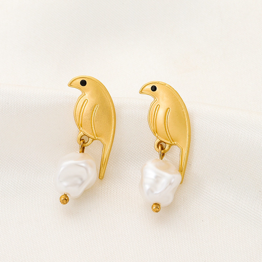 European and American ins bird earrings for women, fashionable and elegant, niche design, irregular-shaped pearl earrings, creative animal earrings details Picture