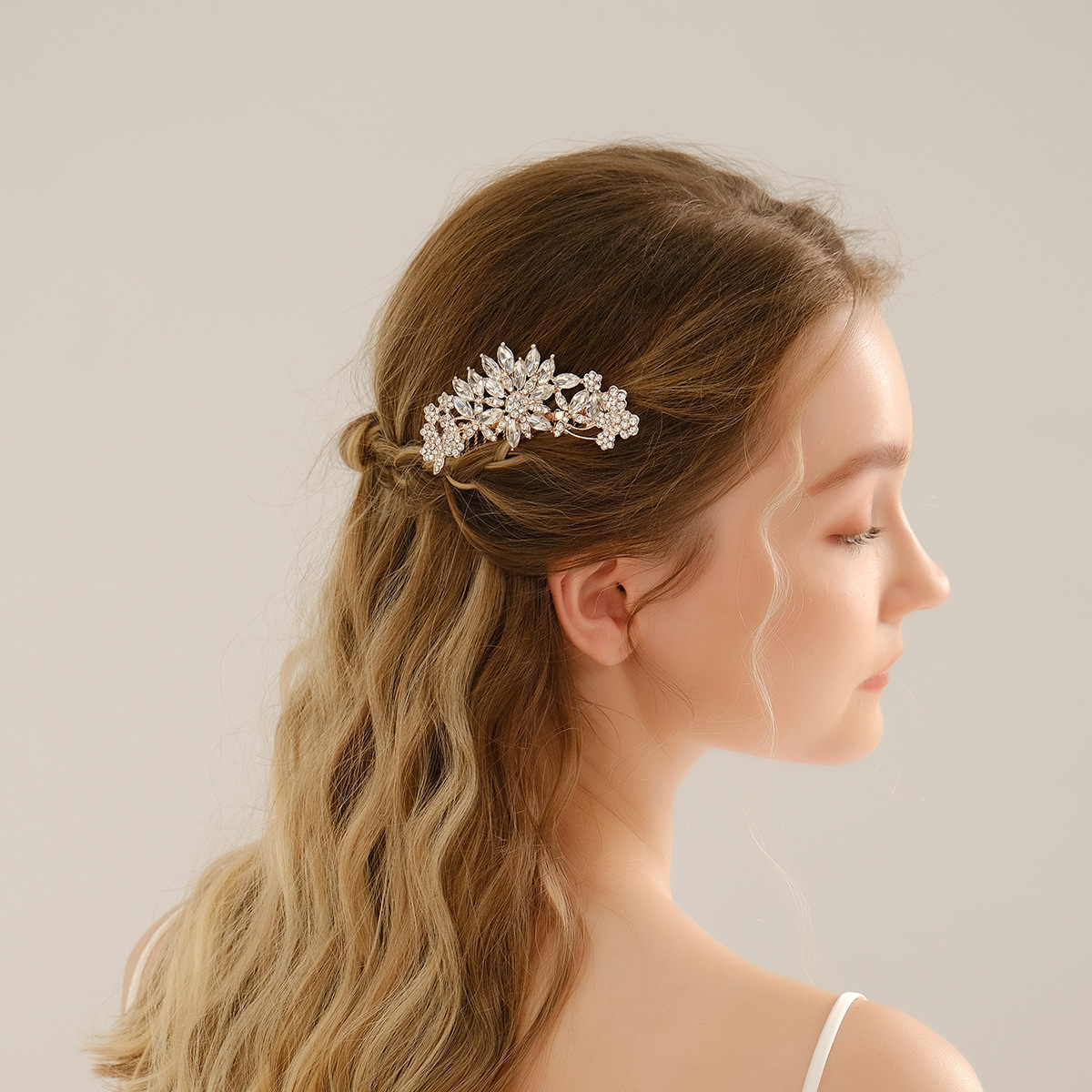 European and American cross-border bride accessories, water diamond flower hair comb, Korean version new hair accessory, retro alloy diamond-encrusted hair comb details Picture