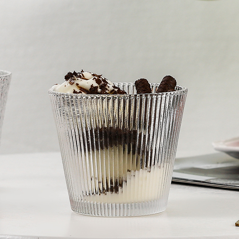 Thickened striped glass cups, popular Instagram coffee cups, latte cups, tea cups, cold drinks, juice cups, tree-patterned whisky cups Application Scenario