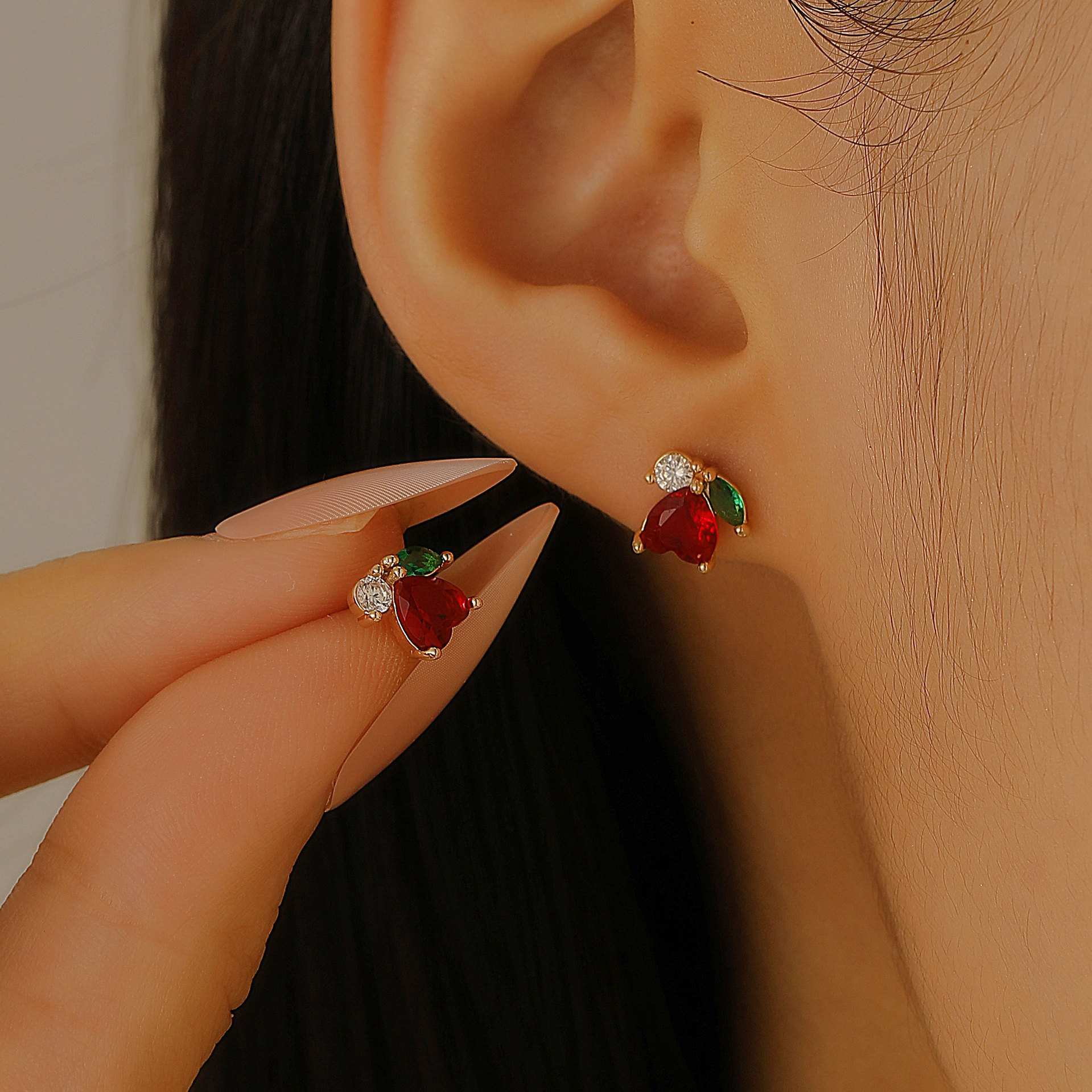 Cross-border copper-inlaid zircon ear studs, a light luxury and high-end women's ear accessory, versatile, simple, small and exquisite. Wholesale of small and niche ear studs Specification drawing