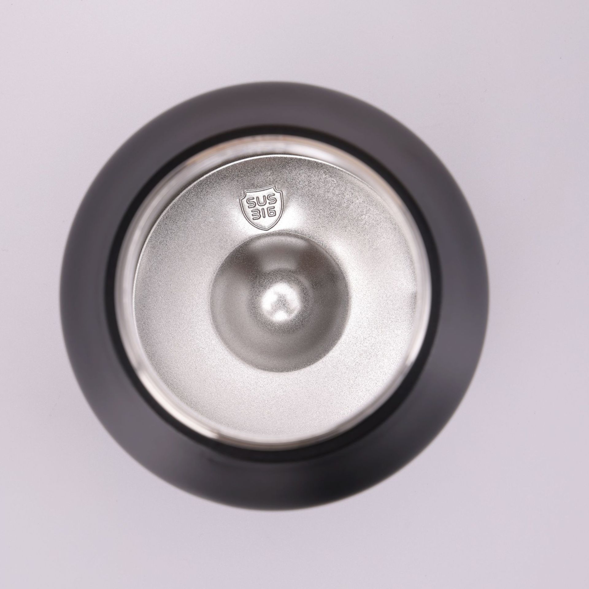New large-capacity ton bucket, 316 stainless steel outdoor with straw, bouncing cup, portable sports and fitness insulated cup Application Scenario