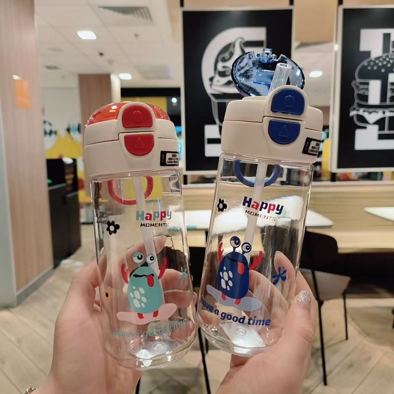 Simple water cup, tea and water dual-purpose water cup, high appearance level, hand-held cup with straw cup, summer portable cup, student gift Application Scenario