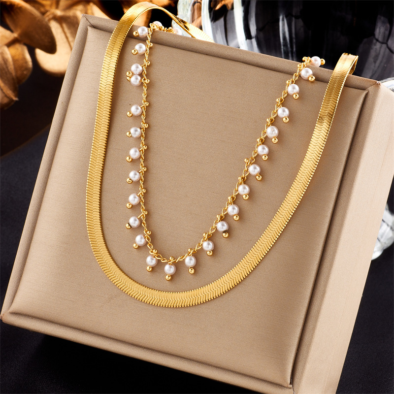European and American double-layer stacked chain pearl titanium steel jewelry necklace, fashionable and versatile, simple and elegant, retro collarbone chain full figure