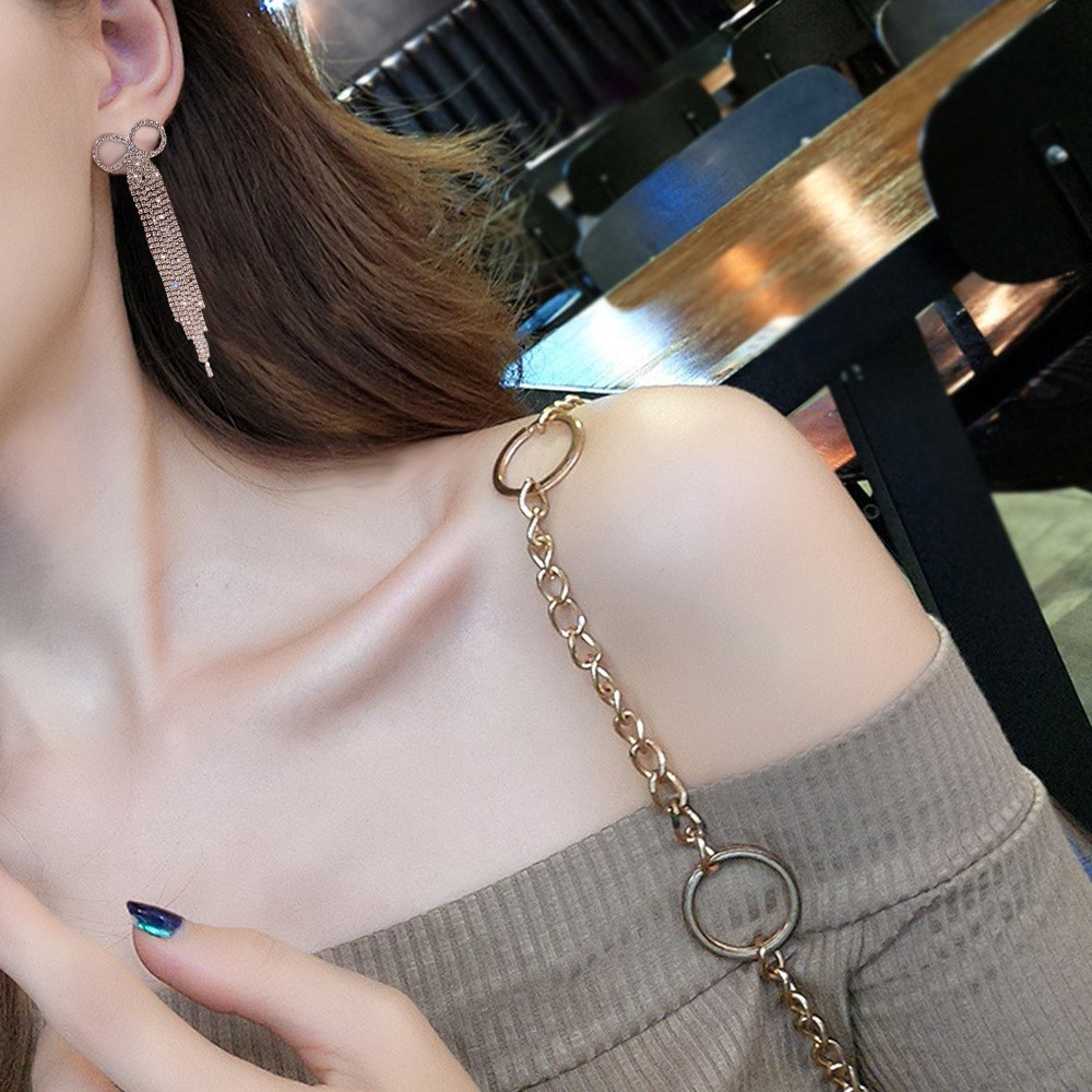 The 2025 new trendy Korean full-diamond bow long tassel earrings are a high-end and stylish light luxury accessory for female Internet celebrities Application Scenario