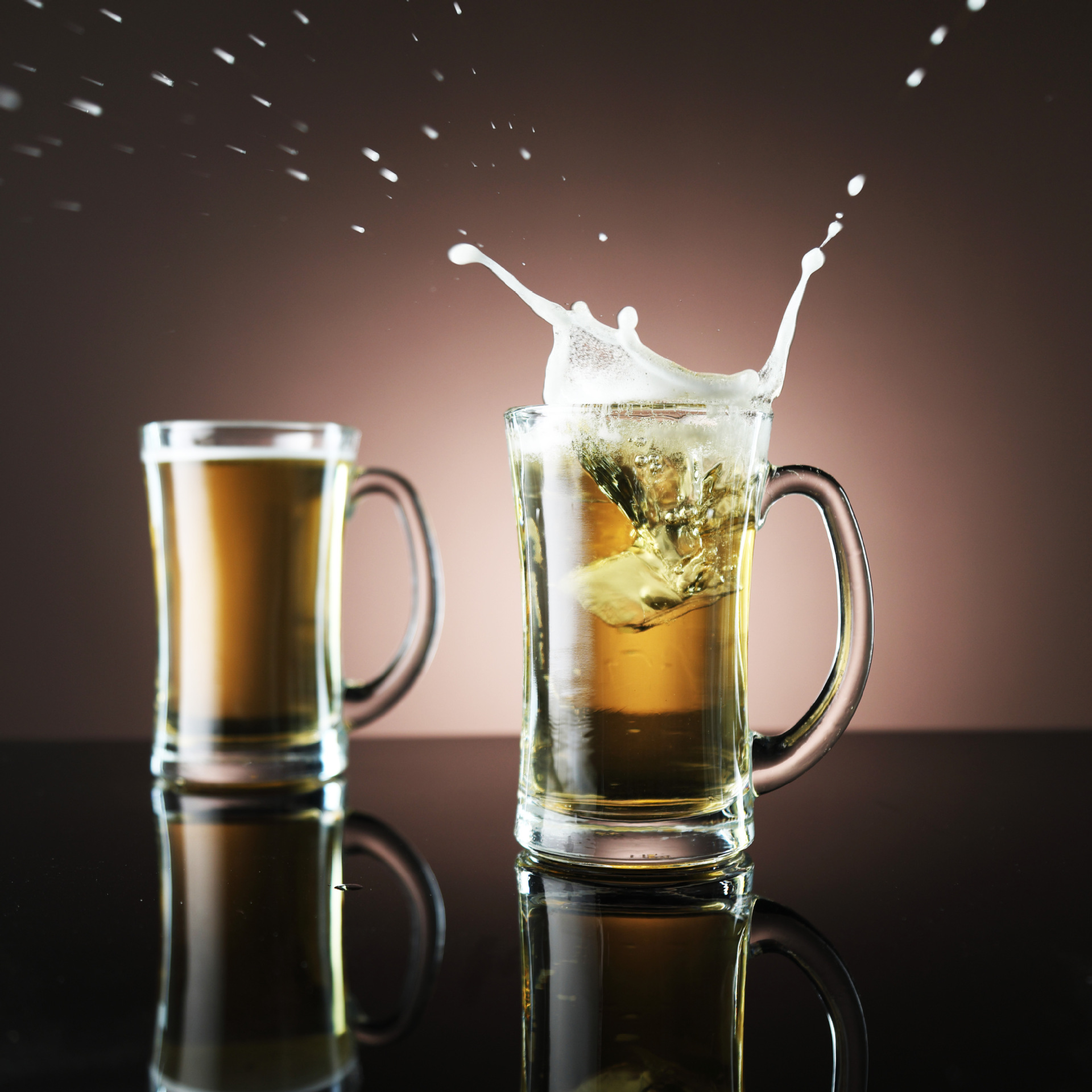 【 Factory Direct Sales 】 Household glass water cups with handles, thickened beer mugs, draft beer cups, and juice cups can be printed with logos Specification drawing