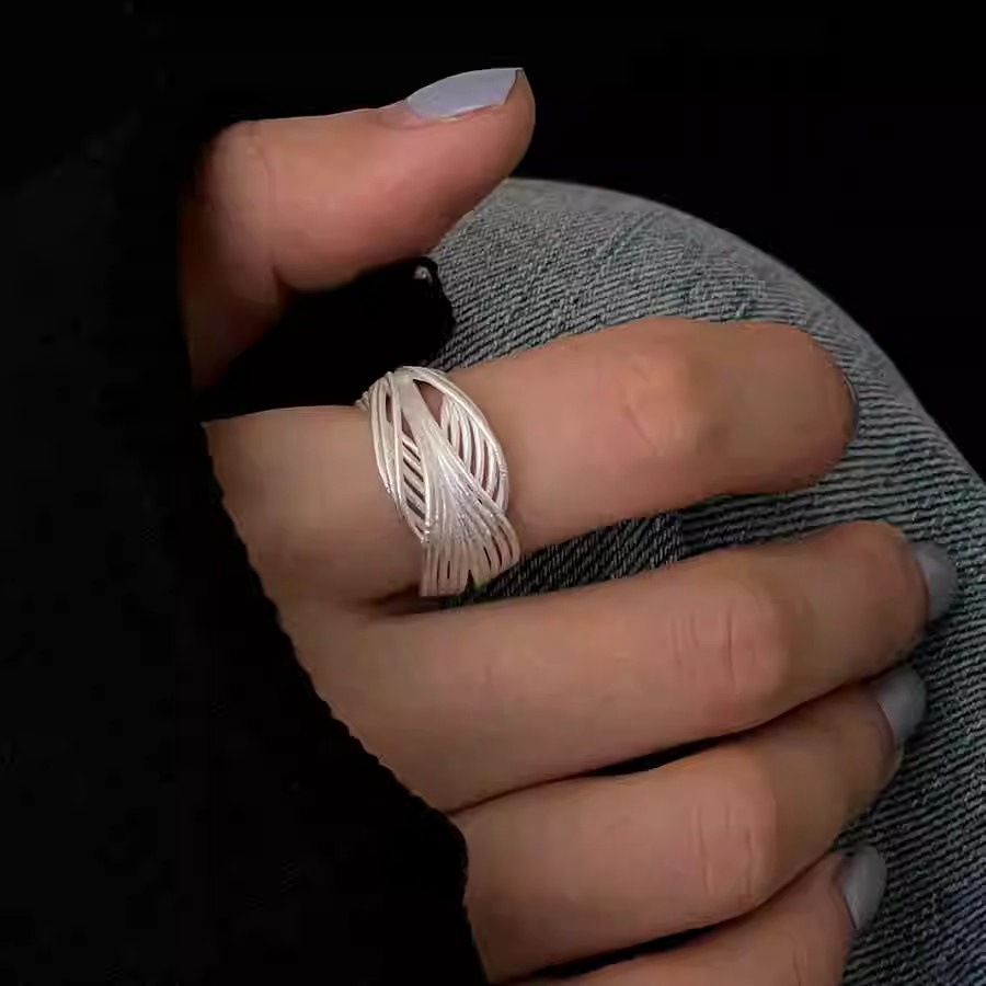 Hollowed-out line woven ring for women, 925 silver, a niche design with a high-end feel, a unique and simple open ring full figure