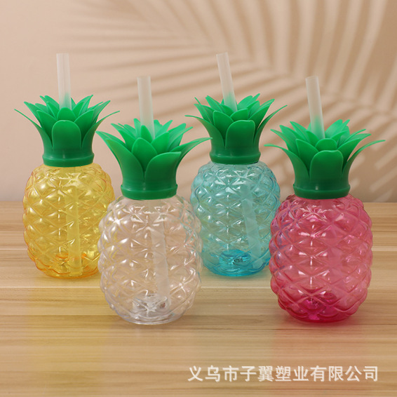 New best-selling factory direct sales plastic-shaped straw cups, pineapple water cups with straws, popular milk tea and juice cups full figure