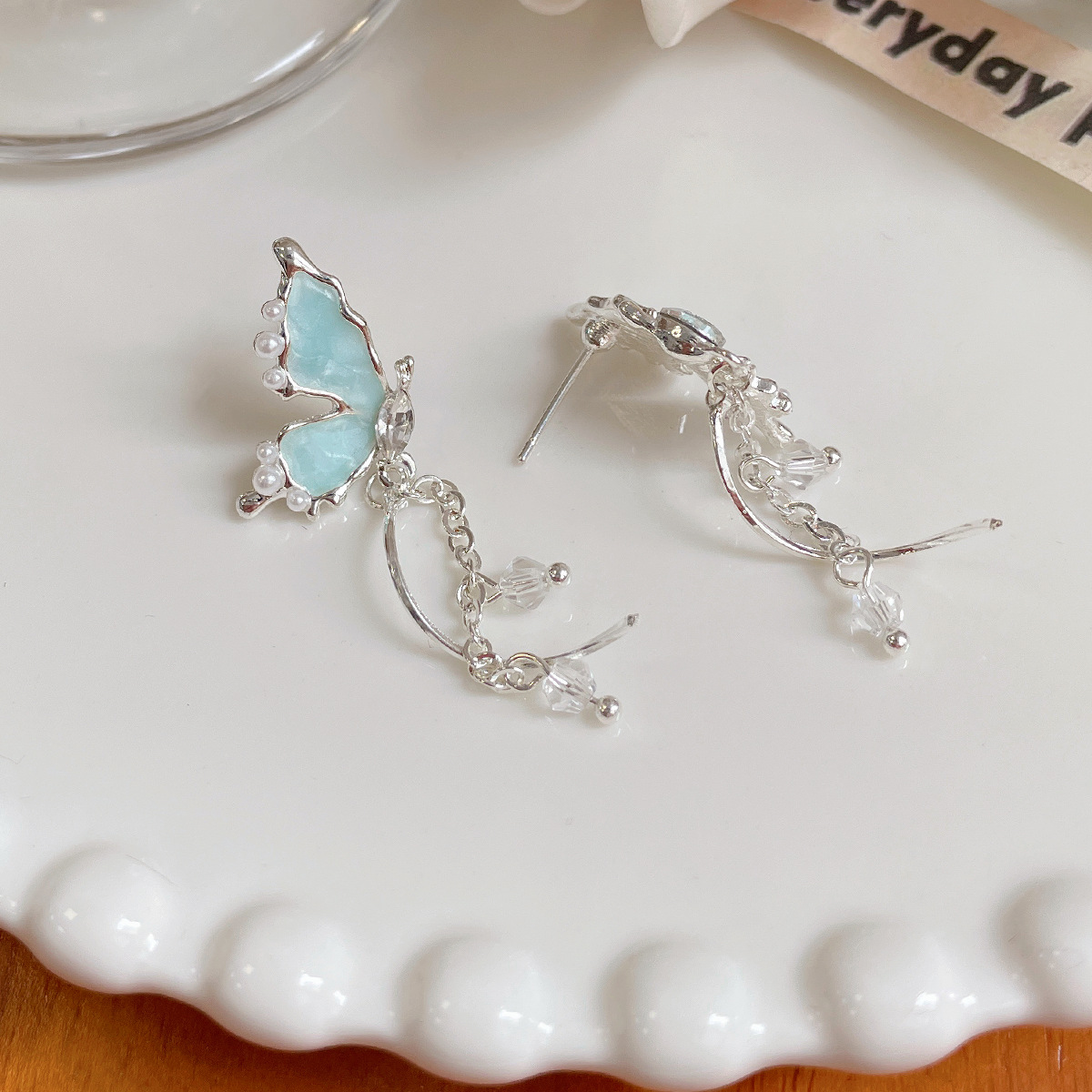 Ocean blue butterfly tassel long earrings, women's silver needle, summer unique, niche, light luxury, ethereal and high-end earrings Specification drawing