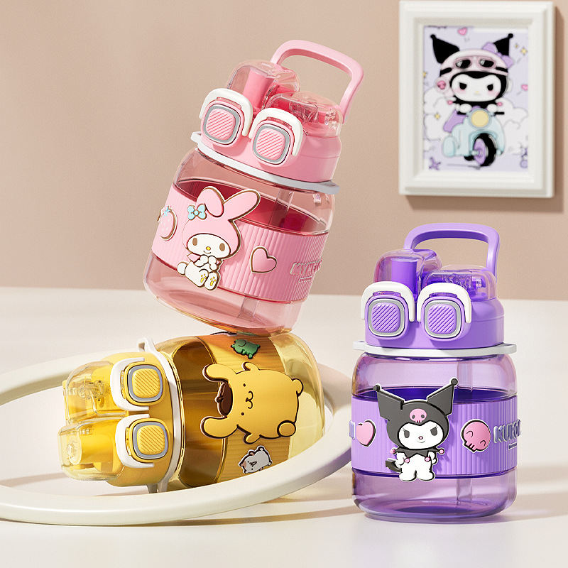 Sanrio officially authorized plastic cups, cartoon square straw cups, large-capacity portable double drinking cups, high appearance level Specification drawing
