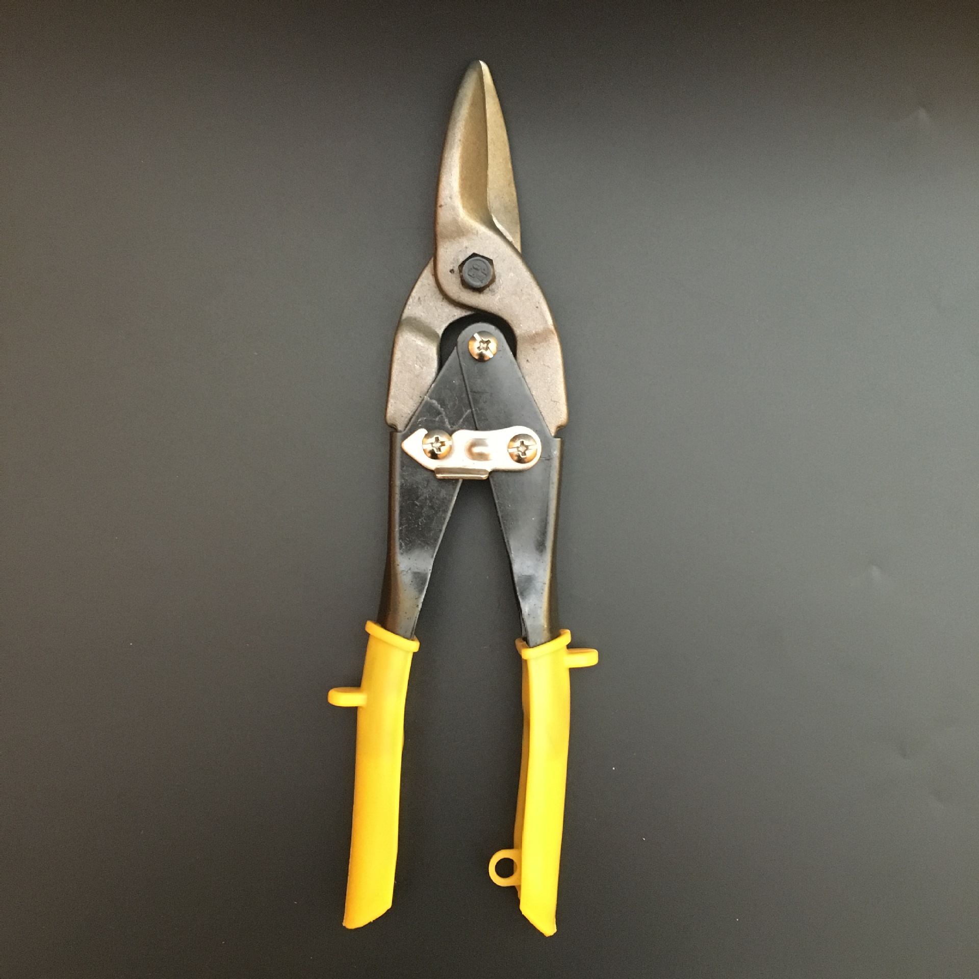 Factory direct sales of high-quality and exquisite products with quality guarantee. Aviation scissors, single-color iron sheet scissors, cast steel Specification drawing