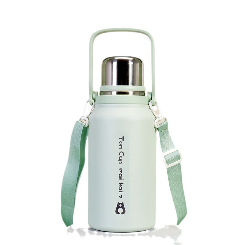 316 stainless steel insulated cup, large-capacity portable insulated kettle, outdoor stainless steel sports water bottle, gift water cup Application Scenario