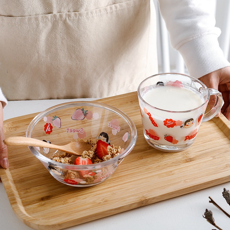 Japanese and Korean ins-style girlish pink strawberry girl oatmeal breakfast cup, cute cartoon student glass cup, milk cup details Picture