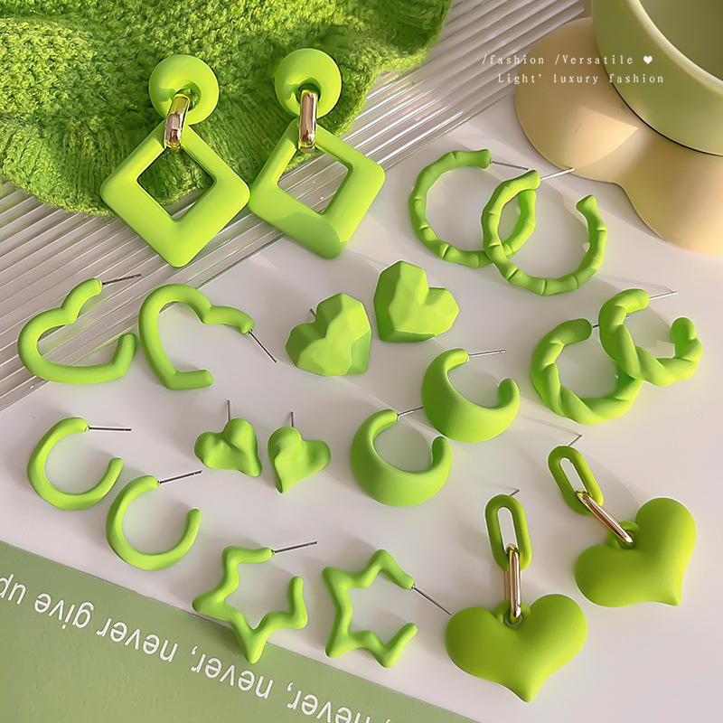 Fresh and light green series earrings for women 2025 new bestsellers, niche high-end stud earrings, fashionable and elegant, versatile earrings full figure